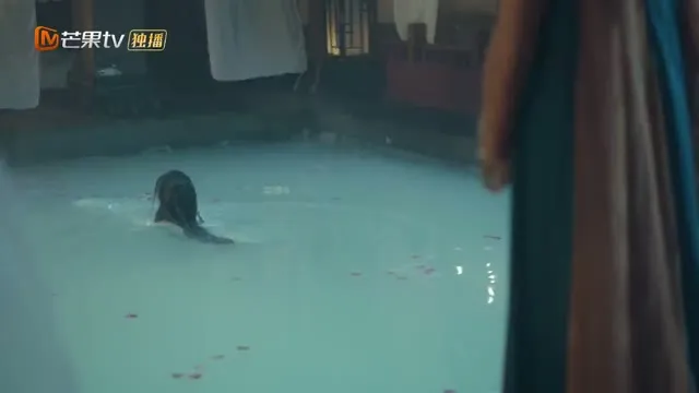 Người Lạ Quen Thuộc 2022 Vietsub HD - TVHay Người Lạ Quen Thuộc 2022 Vietsub HD - TVHay