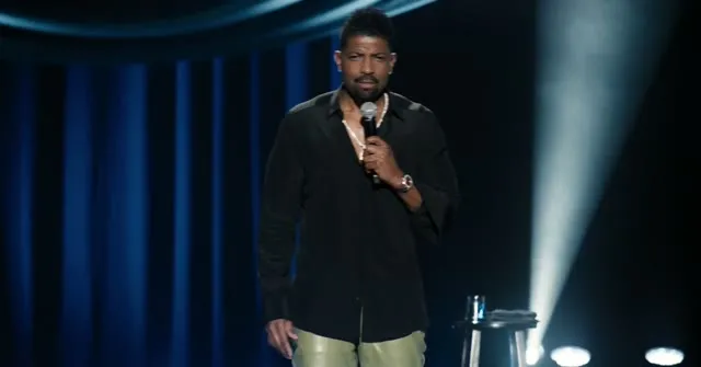Hình ảnh trong phim Deon Cole: Con Trai Bé Bỏng Của Mẹ trên TVHay Hình ảnh trong phim Deon Cole: Con Trai Bé Bỏng Của Mẹ trên TVHay