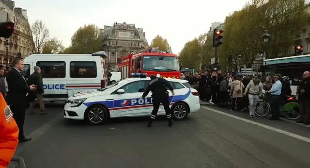 Hình ảnh trong phim Notre-Dame on Fire trên TVHay Hình ảnh trong phim Notre-Dame on Fire trên TVHay