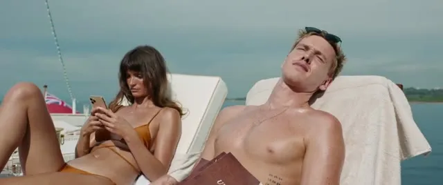 Xem phim Đáy Thượng Lưu Vietsub HD tại TVHay Xem phim Đáy Thượng Lưu Vietsub HD tại TVHay