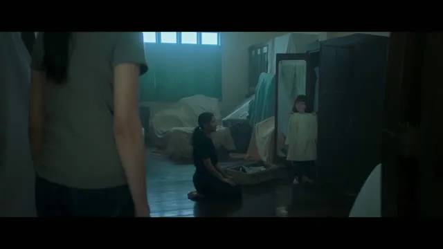 Hình ảnh trong phim Vết Nứt: Âm Hồn Trong Tranh trên TVHay Hình ảnh trong phim Vết Nứt: Âm Hồn Trong Tranh trên TVHay