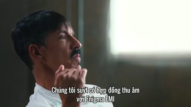 Hình ảnh trong phim Sự trỗi dậy của Red Hot Chili Peppers: Người anh em, Hillel trên TVHay Hình ảnh trong phim Sự trỗi dậy của Red Hot Chili Peppers: Người anh em, Hillel trên TVHay