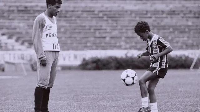 Xem phim Ronaldinho: Huyền Thoại Duy Nhất Vietsub HD tại TVHay Xem phim Ronaldinho: Huyền Thoại Duy Nhất Vietsub HD tại TVHay